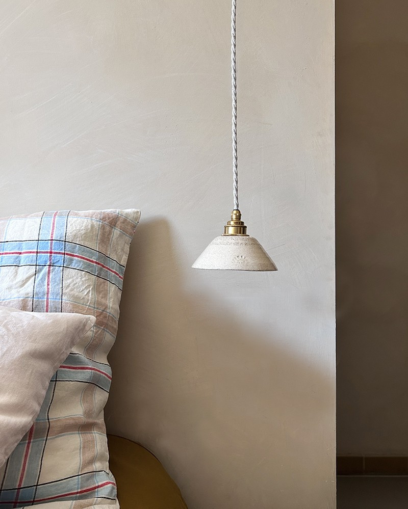 Suspension Pitchoune vanillée en grès émaillé par Enamoura - exclusivité