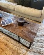 Table basse ancienne en bois avec pieds métal - pièce unique