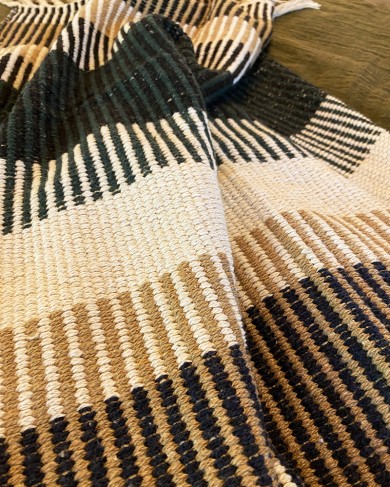 Brown Isnel blanket in recycled cotton