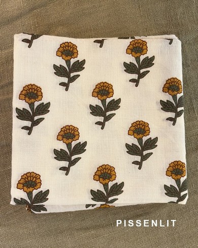 Small flower patterned napkin by Suzette
