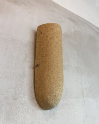 Chamotte sandstone Rosaria wall lamp by La Maison Pernoise x Enamoura
