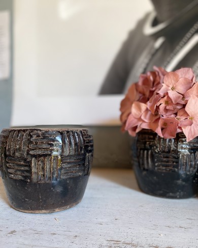Sandstone vase Morag