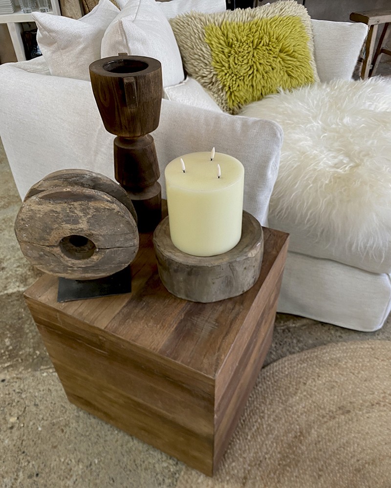 Table d'appoint en bois recyclé