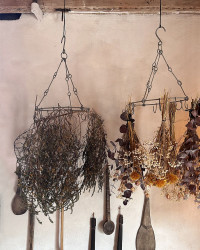 Metal Treasure Decoration hanger