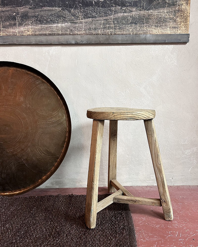 Tabouret ancien rond Chinois en orme brut - pièce unique