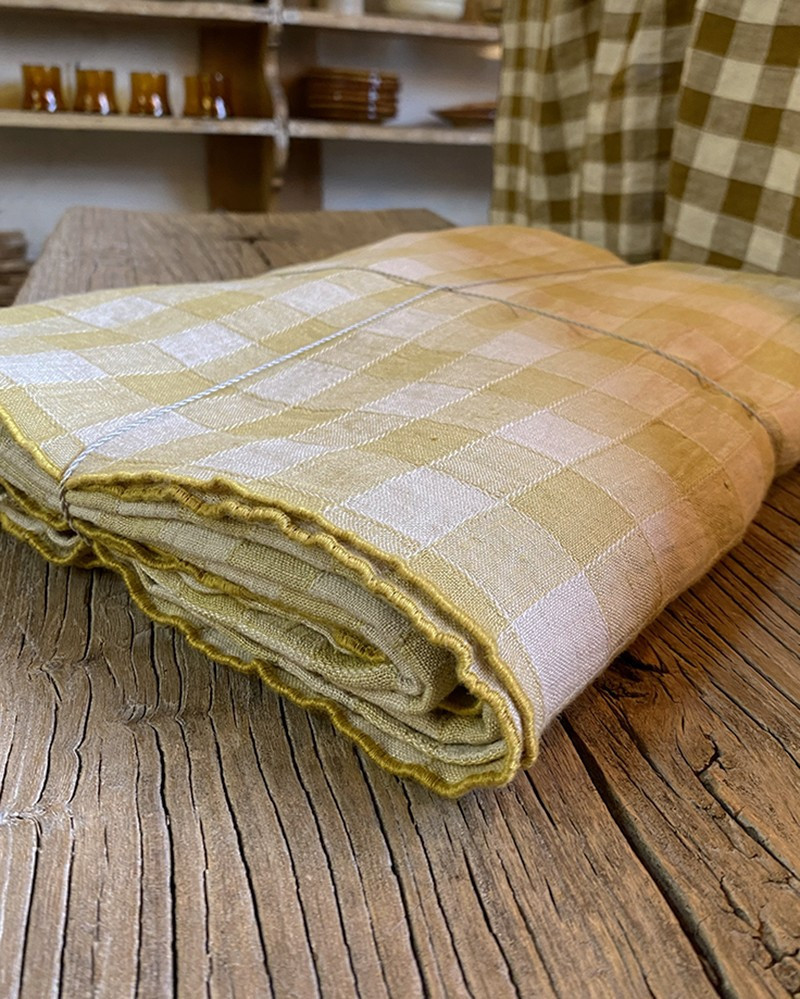 Nappe Vintage Vichy en lin par Maison de Vacances