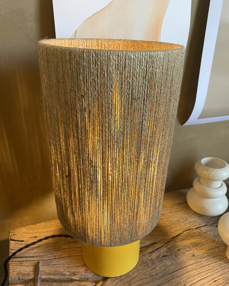 Lampe Minorque OSH X BALEARIC en faïence jaune & jute
