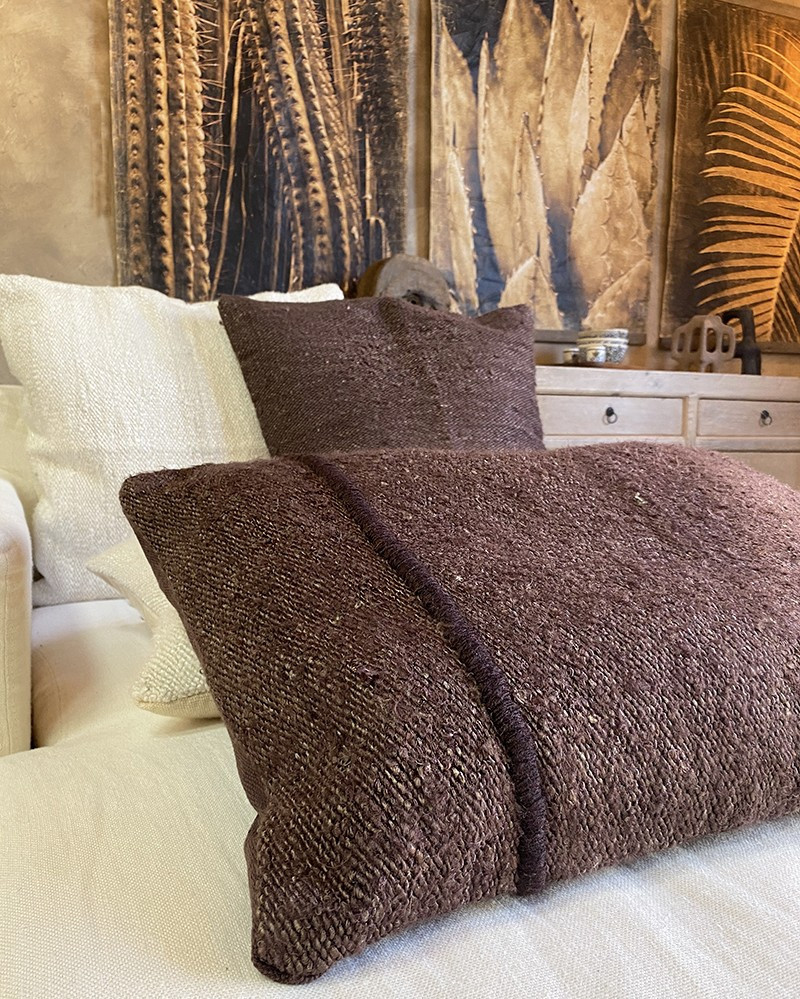 Yaraba cushion made of banana fiber