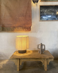 Petite table Kang en pin - pièce unique