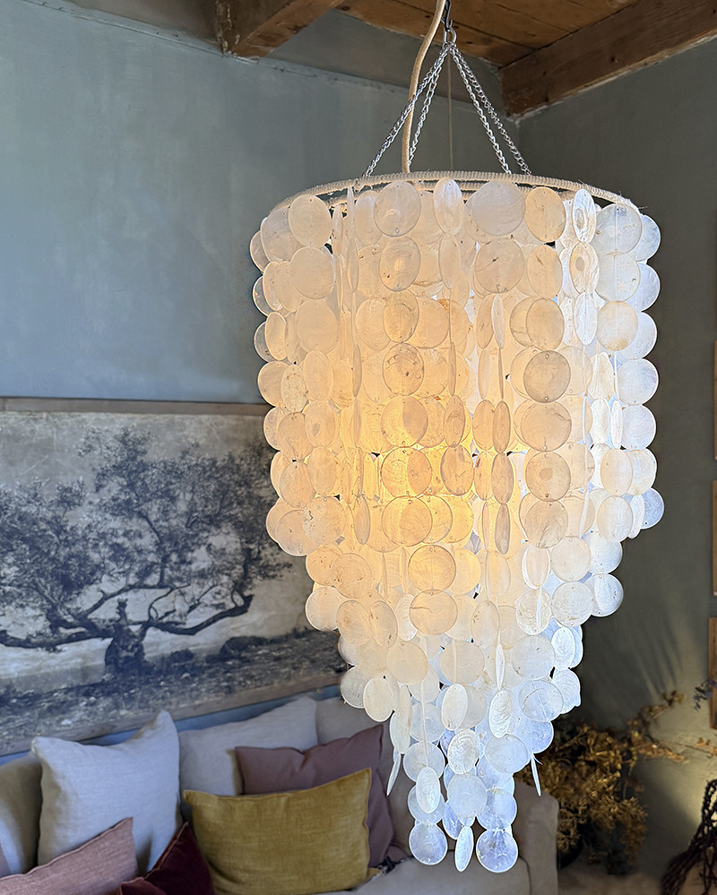 Nacre pendant light