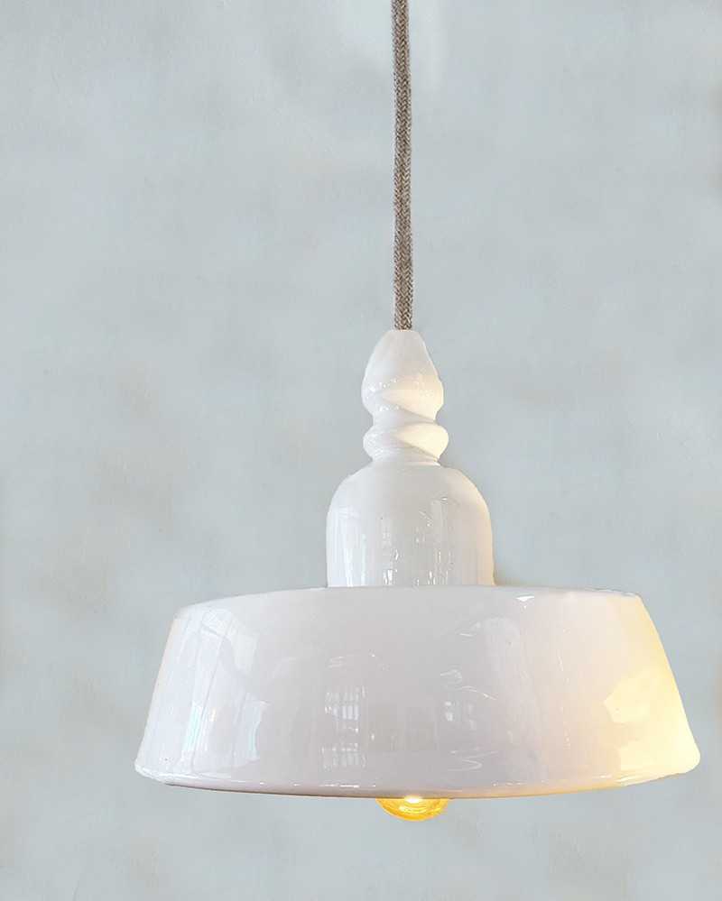 Suspension Mlle Louise en céramique par The Gentle Factory