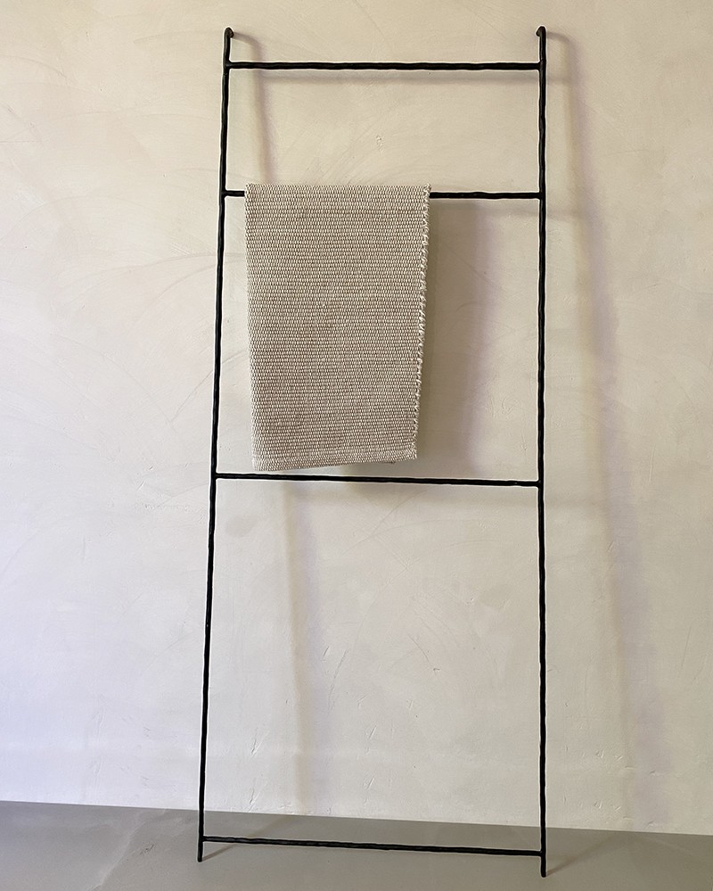 Black hammered Metal Ladder Zen