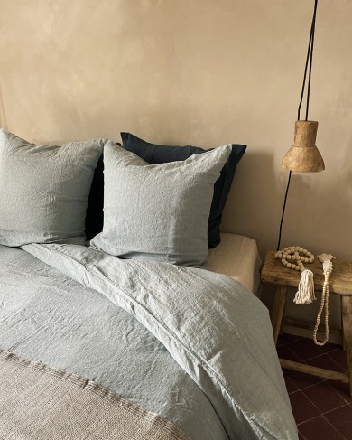 Celadon bedding in washed linen by La Draperie Française