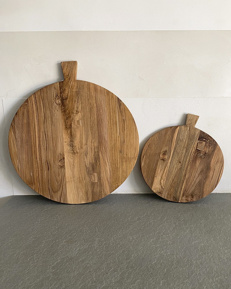 Round teak cutting board