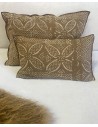 Coussin Vice Versa en Lin Wabi-Sabi Bogolan Savane par Maison de Vacances
