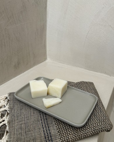 Porcelain soap tray