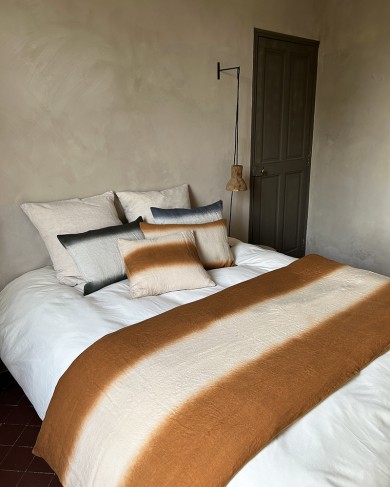 Deepali linen & cotton bedding/sofa linen