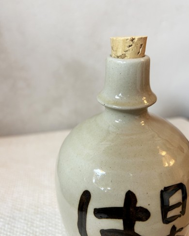 Enamelled ceramic Japanese Saké Bootle