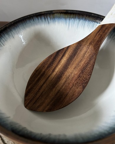 Off white/Black wood & horn serving spoon
