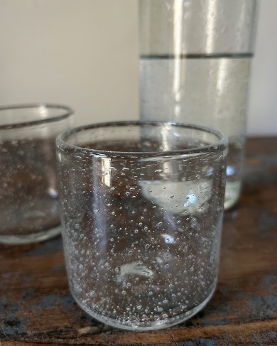 Gobelet & Carafe Vico en verre bullé transparent