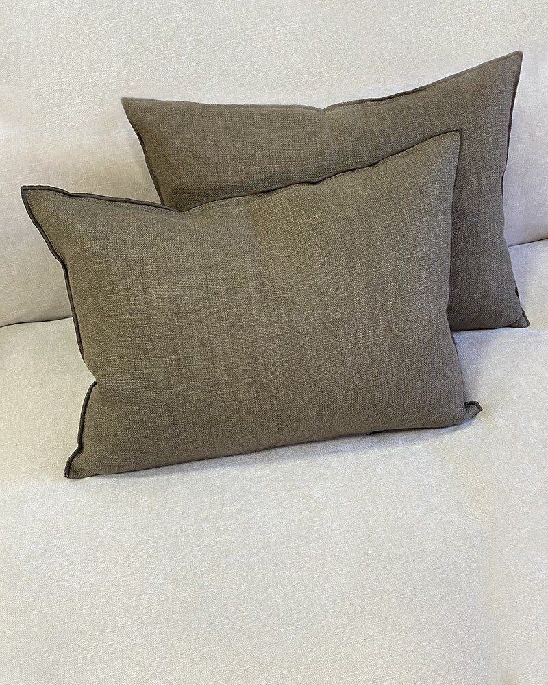 Cushion Vice Versa in Vinatge Linen Canvas Khaki by Maison de Vacances