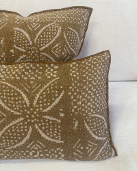 Cushion Vice Versa in Wabi-Sabi Linen Bogolan Savanna by Maison de Vacances