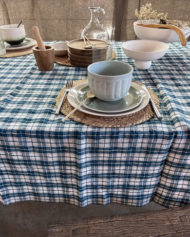 Linen Scottish Checks tablecloth