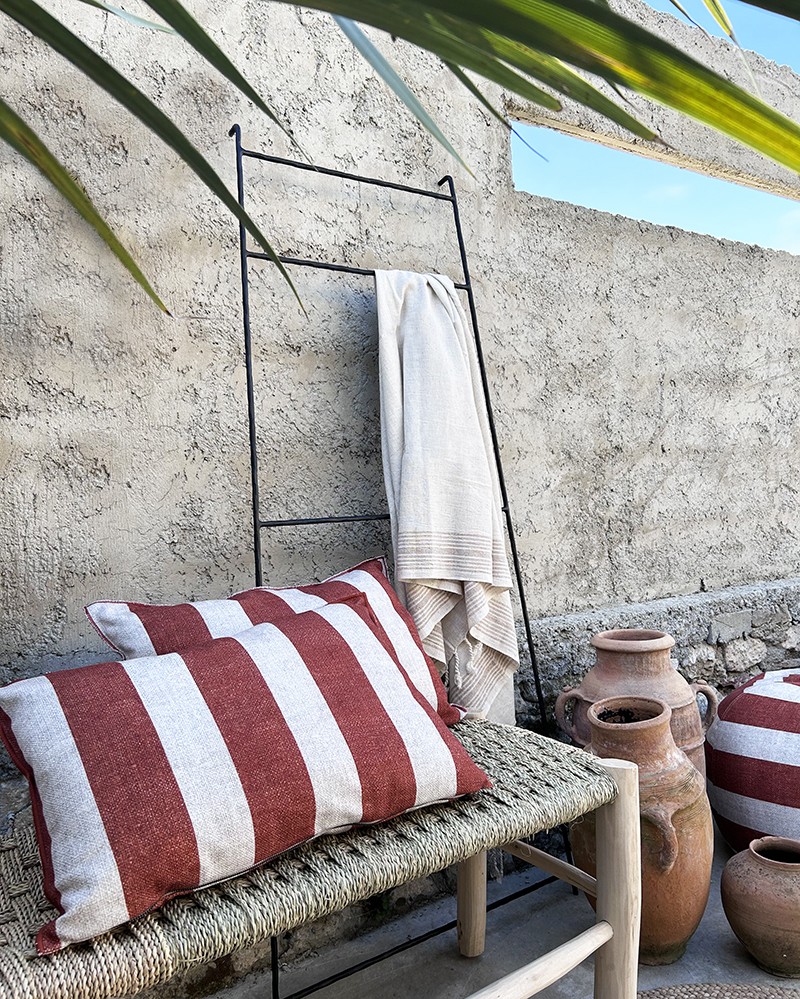 Coussin Bayadère extérieur en polyester par Maison de Vacances - La Maison  Pernoise