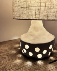 Sandstone Oya 02 White table lamp