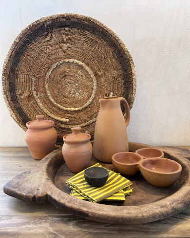 Terracotta table accessories